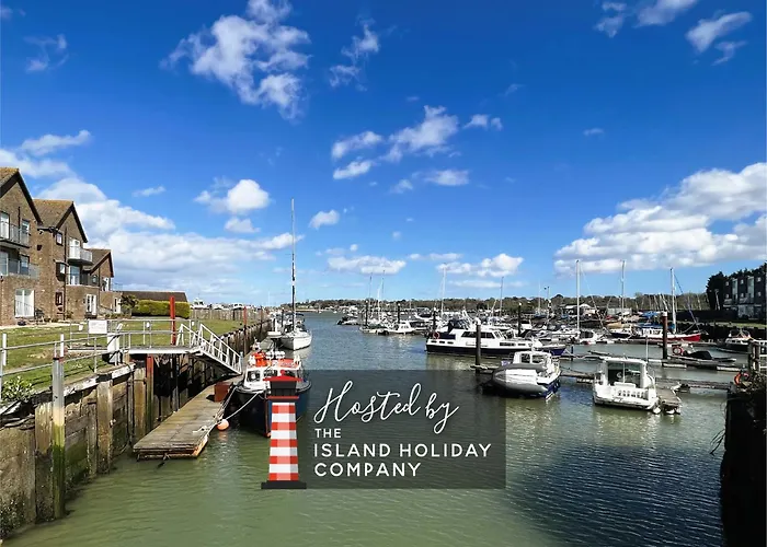 North Quay - Pet Friendly Luxury Townhouse Overlooking Bembridge Harbour