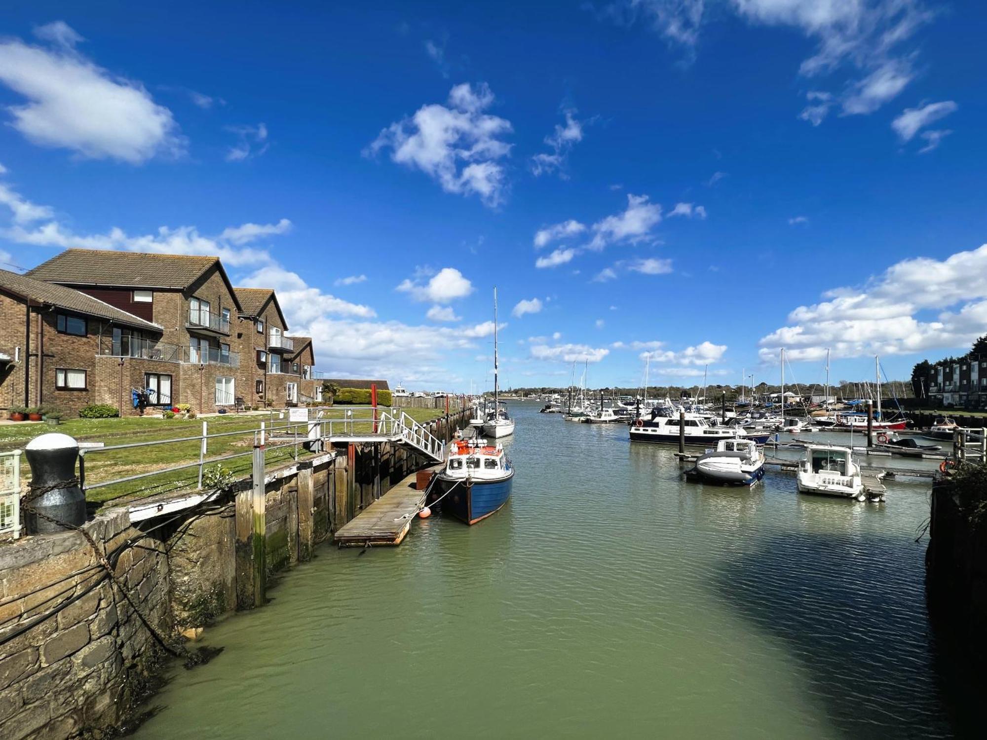 North Quay - Pet Friendly Luxury Townhouse Overlooking Bembridge Harbour